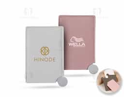 Espelho de Aço Inox
Espelho inquebrável de aço inoxidável com design ultrafino, resistência e durabilidade inigualáveis. Com acabamento polido altamente reflexivo e verso escovado, o espelho é acompanhado por uma capa em couro sintético para proteção e um toque de sofisticação ao produto.