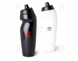 Squeeze de plástico 640 ml livre de BPA, com design ergonômico, contém tampa rosqueável e bico de válvula à prova de vazamentos, garantindo segurança contra derramamentos durante os movimentos. Para liberar o líquido, basta apertar o squeeze, permitindo que o líquido seja liberado e fechado automaticamente.