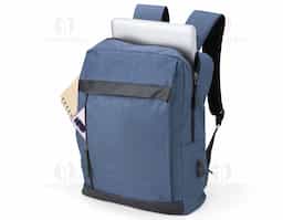 Mochila de nylon 21 litros com detalhe em couro sintético, três compartimentos, sendo o principal com bolso para notebook 156. Com divisórias internas para acessórios, a mochila possui bolso lateral e suporte externo usb.