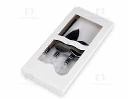 Kit utensílios de cozinha com 3 peças, composto por cortador de pizza, espátula e faca em inox com cabos plásticos. Acompanha estojo de papel.