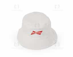 Chapéu bucket reversível, confeccionado em poliéster. Versátil e prático, oferece duas opções de estilo em um único acessório. Ideal para proteção solar e complementar diferentes looks.