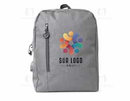 Mochila de nylon 23 litros com dois compartimentos, sendo o principal com bolso para notebook 15,6. A mochila possui bolso lateral, suporte externo para USB e adaptador P2.