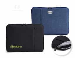 Pasta para tablet e notebook 12,4 em poliéster resistente à água com dois compartimentos e parte interna com estofamento aveludado.