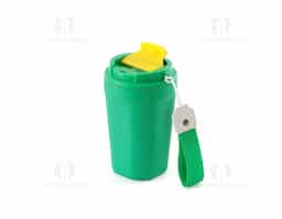 Copo térmico de inox 350ml com parede dupla, parte inferior com borracha antideslizante, tampa plástica rosqueável com abertura de bocal e alça de nylon para transporte com detalhe em couro sintético.