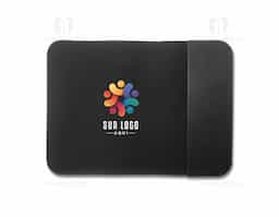 Mouse pad com carregamento via indução. Feito em neoprene com verso emborrachado antideslizante, este mouse pad oferece estabilidade e mais praticidade no dia a dia, graças à sua base plástica com carregamento por indução. Acompanha cabo USB V8.