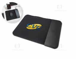 Mouse pad com carregamento via indução. Feito em neoprene com verso emborrachado antideslizante, este mouse pad oferece estabilidade e mais praticidade no dia a dia, graças à sua base plástica com carregamento por indução. Acompanha cabo USB V8.