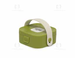 Porta-joias com espelho, feito de plástico resistente, com alça de couro sintético e berço de silicone removível para organização prática e segura de suas joias. Ideal para quem valoriza funcionalidade e estilo na hora de guardar seus acessórios preciosos.