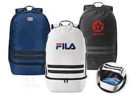 Mochila em 290T poliéster reciclado (100% rPET), em sarja com forro em 210D poliéster reciclado (100% rPET). Contém 1 compartimento principal e 1 compartimento inferior ideal para guardar sapatos. Mochila totalmente forrada com costas e alças almofadadas. Contém duas faixas pretas refletoras na parte da frente. Capacidade até 25 L. 300 x 480 x 210 mm