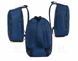 Mochila em 290T poliéster reciclado (100% rPET), em sarja com forro em 210D poliéster reciclado (100% rPET). Contém compartimento posterior com divisória para notebook até 15" e compartimento frontal totalmente forrado. Parte posterior e alças almofadadas. Contém duas faixas pretas refletoras na parte frontal. Capacidade até 18 L. 300 x 470 x 150 mm