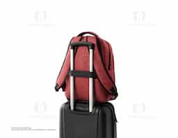 Mochila para notebook em 600D de alta densidade com compartimento principal para notebook até 15". Contém bolsos laterais em tela e um bolso frontal com zíper. Parte posterior e alças almofadadas que incorporam alça para trolley em caso de necessidade. Elemento refletor na parte frontal da mochila. Capacidade até 17 L. 320 x 420 x 150 mm