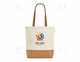 Sacola em 70% algodão reciclado e 30% poliéster reciclado (180 g/m²) com fundo em cortiça. Alças em webbing com 65 cm. 380 x 400 x 80 mm