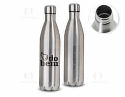 Garrafa térmica 750ml em inox de alta qualidade. Possui tampa, pode ser utilizada com líquidos quentes ou frios. Observação: não colocar no fogão ou micro-ondas. OBS.: PEDIDO MÍNIMO DE 30 PEÇAS!