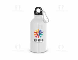 Squeeze esportiva em alumínio com acabamento brilhante, com mosquetão para facilitar o transporte. Capacidade até 400 mL. Certificação EU Food Grade. ø66 x 176 mm