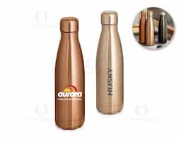 Garrafa em aço inox de parede dupla térmica, isolada a vácuo. Garrafa com acabamento metalizado e tampa em aço inox. Todas as componentes da garrafa - tampa, corpo e base - na mesma cor. Capacidade até 510 mL. Certificação EU Food Grade. ø70 x 255 mm