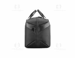 Mala executiva em poliéster, compartimento interno com zíper,  alça de ombro e mão, entrada usb, cadeado com senha/segredo, cadeado tipo TSA e compartimento para notebook de até 15,6".