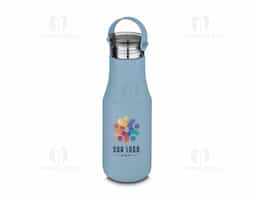 Garrafa térmica em aço inox com parede dupla com capacidade de até 500 ml. Tampa plástica rosqueável, alça em silicone e anel de silicone para vedação.