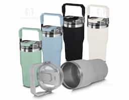 Garrafa térmica em aço inox com parede dupla com capacidade de até 650ml,tampa rosqueável com alça em plástico, permite-se hidratar por canudo ou bico, com anel de silicone para vedação.