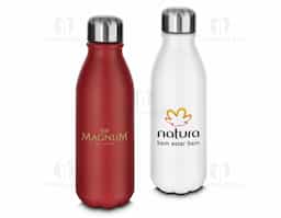 Garrafa de alumínio com tampa em inox, com capacidade de 550 ml e acabamento em pintura fosca. O design inclui uma etiqueta em papel kraft com a descrição do produto, além de um símbolo de reciclável na parte traseira, reforçando seu compromisso com a sustentabilidade. Ideal para quem busca praticidade e estilo em suas hidratações diárias.