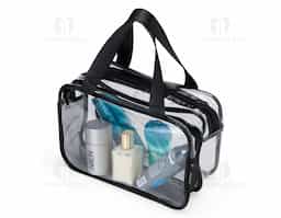 Nécessaire em PVC e nylon dividido em dois compartimentos: um fechado em plástico impermeável para proteger o conteúdo e outro com fundo e laterais em tela, ideal para armazenar itens molhados e separá-los dos secos. Conta ainda com um par de alças laterais em nylon para transporte.