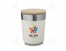 Bebidas geladas por mais tempo neste copo térmico, com capacidade de 300ml, feito em inox, com parede dupla e tampa de bambu que possui um anel de silicone para vedação. Seu design e pintura fosca são o toque de modernidade que você procura.