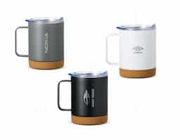 Caneca Térmica de 400ml feita em inox com fundo de cortiça, tampa com bocal e trava de segurança. O item ideal para quem aprecia qualidade e design.
