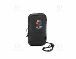 Bolsa de ombro feita em rPET resistente à água, com compartimento principal e um bolso frontal externo, além da alça regulável. É a praticidade para guardar e encontrar rapidamente os itens do dia a dia, além de ser um acessório estiloso e moderno.