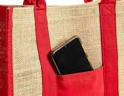 Sustentabilidade e resistência num só item! Nossa Sacola confeccionada em linho é mais uma opção para quem busca itens biodegradáveis e responsáveis ecologicamente. Com ótimo espaço interno e alças costuradas, leve-a para qualquer lugar.
