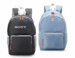 Funcional e resistente à água, nossa mochila dobrável de 23 litros é perfeita para qualquer momento! Feita em nylon, ela se transforma em um estojo compacto quando não está em uso, ocupando pouco espaço nos ambientes. Ao ser aberta, vira uma mochila espaçosa com dois compartimentos, sendo o principal para notebooks de até 14 polegadas, bolsos laterais em malha e um bolso frontal, ideal para quem precisa de versatilidade, praticidade em uma só peça.