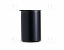 A caneca perfeita para saborear suas bebidas com estilo! Feita em inox, com parede dupla e capacidade de até 350ml, possui um design moderno e suas cores foscas permitem uma fácil adaptação com os ambientes e decorações.