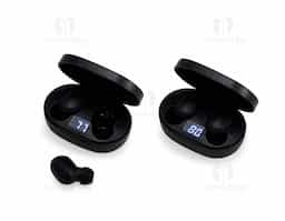 Buscando liberdade e praticidade para o seu dia a dia? Experimente nosso fone de ouvido com Bluetooth! É só abrir o Bluetooth, conectar o TWS, e curtir um encaixe confortável nos ouvidos e uma qualidade sonora incrível. O case acende uma luz ao carregar, adicionando um toque moderno e funcional ao acessório!
