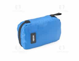 Organize itens de higiene com praticidade e estilo com esta nécessaire de boa capacidade, perfeita para viagens ou uso diário. Ela oferece três compartimentos funcionais: um bolso superior em malha para pequenos objetos, um compartimento central com zíper para itens maiores e três bolsos organizáveis para fácil acesso. Além disso, o bolso inferior com visor em malha permite a visualização e um acesso mais fácil aos itens mais volumosos, evitando que algo passe despercebido. Super prática, a nécessaire vem com um gancho para pendurá-la, garantindo acesso rápido e sem complicação. Feita em poliéster, ela é compacta, leve e cabe perfeitamente em mochilas e malas. Para dar um toque pessoal, conta com um espaço em material emborrachado, ideal para uma personalização exclusiva.