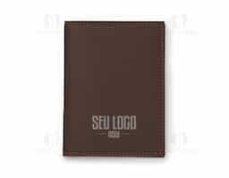 Porta documento em couro sintético.