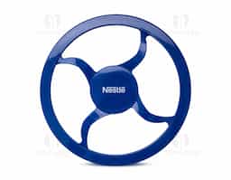 Garanta momentos de pura diversão e interação com o seu pet com o nosso frisbee colorido! Disponível em diversas cores vibrantes, ele é perfeito para brincadeiras ao ar livre, estimulando a atividade física e melhorando a sua saúde e a do seu melhor amigo. Feito com plástico, é fácil de lançar e confortável para o pet segurar. Torne os passeios ainda mais animados e proporcione ao seu amigão uma experiência cheia de energia e alegria!