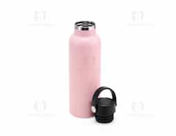 Garrafa Térmica feita em Inox 304 com parede dupla e capacidade de 550ml. Com tampa rosqueável e alça para transporte para levá-la onde quiser.