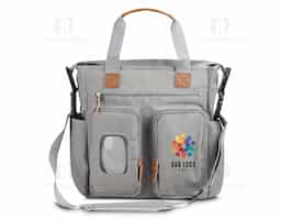 Bolsa multifuncional em poliéster com detalhes em PU. Possui 2 compartimentos laterais, 3 bolsos frontais com zíper, 1 na parte oposta com fechamento em velcro, incluindo um específico para lenços umedecidos. Conta com alças de ombro e de mão com acabamento em PU, além de interior espaçoso com divisórias e fechamento em zíper. Prática e organizada para o dia a dia.