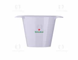 Balde de gelo com capacidade para 4 litros, ideal para manter bebidas refrigeradas. Possui alças laterais para facilitar o transporte. Na versão branca, apresenta acabamento leitoso, conferindo um visual sofisticado e discreto ao produto.