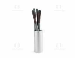 Tenha uma maquiagem incrível com este mini kit de pincéis, ideal para precisão e acabamento perfeito. Com cerdas macias, cabos plásticos ergonômicos e estojo de alumínio, oferece elegância, conforto e resultados impecáveis para iniciantes e profissionais. Inclui um pincel língua de gato, perfeito para bases líquidas ou cremosas; um pincel chanfrado, ideal para delinear olhos e sobrancelhas; um pincel côncavo, indispensável para esfumar sombras; um pincel para aplicar sombras de forma uniforme; e um pincel de precisão reto pequeno, adequado para aplicar sombras ou fazer detalhes mais marcantes, como iluminar a linha abaixo das sobrancelhas.