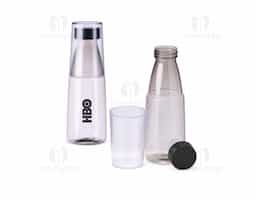 Garrafa e copo em um único produto! Com capacidade de 550ml, a garrafa 2 em 1 é fabricada em plástico e possui um copo integrado, ideal para consumir água, chá gelado e outras bebidas com praticidade. Conta com tampa rosqueável que garante segurança e evita vazamentos, enquanto o design compacto facilita o transporte para onde for. Uma escolha funcional e prática para diferentes momentos.