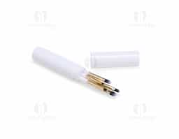 Tenha uma maquiagem perfeita com este kit essencial de pincéis, ideal para precisão e acabamento. Com estojo plástico, cerdas macias e cabos plásticos ergonômicos, oferece elegância, conforto e resultados impecáveis para iniciantes e profissionais. Inclui um pincel língua de gato, perfeito para bases líquidas ou cremosas; um chanfrado, ideal para delinear olhos e sobrancelhas; um côncavo, indispensável para esfumar sombras; um pincel para aplicar sombras de forma uniforme; e um para corretivo, perfeito para cobrir imperfeições e iluminar pontos estratégicos.
