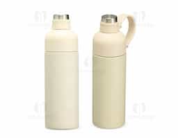 Mantenha a bebida na temperatura ideal, seja ela quentinha ou bem gelada! Com excelente conservação, nossa Garrafa Térmica de 460ml, produzida em aço inoxidável 304 e base antiderrapante para maior estabilidade em superfícies, possui um design super prático com duas aberturas, sendo uma com bocal contendo tampa protetora rosqueável e alça emborrachada integrada para facilitar a locomoção, e outra abertura larga para facilitar o enchimento e a limpeza.  Mais do que prática, essa garrafa garante que a bebida mantenha sua qualidade térmica e sabor por muito mais tempo.