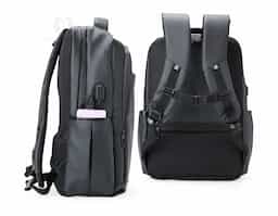 Mochila de 21L em couro sintético, com 4 compartimentos, espaço p/ notebook 15,6", USB, antifurto, engate p/ malas e alças acolchoadas. Conforto e estilo no dia a dia corporativo!

Se quiser uma versão com outro foco (mais técnica, mais criativa, mais comercial), posso adaptar também!