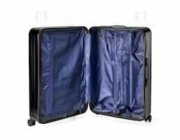 Pensada para tornar as viagens mais práticas e confortáveis, esta mala combina estrutura resistente com design exclusivo e espaço para personalização. Leve e ideal para acompanhar suas viagens, ela conta com espaço interno com divisória, que contém bolso em tela e outro espaço com cinta compressora para manter tudo no lugar. Além disso, conta com 4 apoios laterais para descanso e 4 rodas com giro 360°, oferecendo facilidade de locomoção em qualquer direção. Seu puxador ergonômico ajustável, 2 alças de mãos e cadeado TSA garantem máxima proteção e mobilidade. A escolha perfeita para quem busca uma mala espaçosa, fácil de manusear e que proporciona praticidade e segurança durante as viagens.