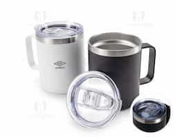Caneca térmica de inox com capacidade de 350ml, ideal para manter bebidas quentes ou frias por mais tempo. Possui parede dupla para melhor isolamento térmico, garantindo mais eficiência. Acompanha tampa acrílica com bocal para facilitar o consumo e trava de segurança para evitar vazamentos. Compacta e durável, é perfeita para o dia a dia, trabalho, viagens ou atividades ao ar livre.