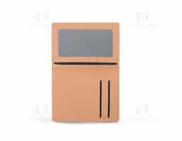 Nosso porta-cartão no formato vertical apresenta um design compacto e funcional. Feito de cortiça, traz um visual rústico combinado com a parte interna em couro sintético, criando um contraste elegante. Possui três compartimentos, incluindo um com visor transparente, que facilita na hora de encontrar o cartão. Perfeito para quem busca organização e segurança para os cartões no dia a dia.