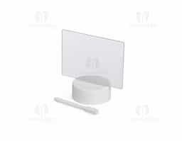 Deixe qualquer espaço mais aconchegante e repleto de recadinhos incríveis com a nossa Luminária de Mesa Led. Com sua tela acrílica 3D, é possível soltar a criatividade e deixar mensagens inspiradoras, lembretes importantes ou até desenhos fofos, tudo de um jeito prático e super divertido! Com um funcionamento super simples, ela se conecta com cabo via USB integrado à base plástica ou por meio de 3 pilhas AAA (1.5V) não inclusas. Além disso, acompanha uma caneta plástica com apagador integrado, tornando a experiência ainda mais interativa e funcional. Essa luminária é perfeita para iluminar o ambiente e deixar recadinhos incríveis do seu jeito!