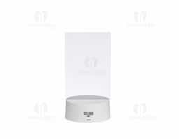 Muito mais do que uma luminária de mesa led, ela transforma qualquer ambiente, trazendo aconchego e um toque personalizado! Com sua tela acrílica 3D, é possível soltar a criatividade e deixar mensagens inspiradoras, lembretes importantes ou até desenhos fofos, tudo de um jeito prático e super divertido! Super fácil de usar, funciona com cabo USB ou 3 pilhas AAA (1.5V) não inclusas. Além disso, acompanha uma caneta plástica com apagador integrado, tornando a experiência ainda mais prática e interativa. Essa luminária é perfeita para iluminar o ambiente e deixar recadinhos incríveis do seu jeito!
