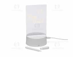Muito mais do que uma luminária de mesa led, ela transforma qualquer ambiente, trazendo aconchego e um toque personalizado! Com sua tela acrílica 3D, é possível soltar a criatividade e deixar mensagens inspiradoras, lembretes importantes ou até desenhos fofos, tudo de um jeito prático e super divertido! Super fácil de usar, funciona com cabo USB ou 3 pilhas AAA (1.5V) não inclusas. Além disso, acompanha uma caneta plástica com apagador integrado, tornando a experiência ainda mais prática e interativa. Essa luminária é perfeita para iluminar o ambiente e deixar recadinhos incríveis do seu jeito!
