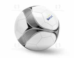 Bola de futebol em PVC, com design em linhas prateadas e pretas. Produto certificado conforme a portaria Inmetro nº 302 de 12/Jul/2021, garantindo qualidade e segurança. Tamanho 5, ideal para partidas e treinos.
