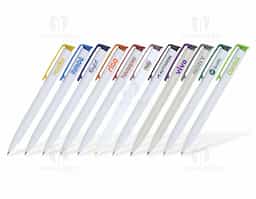 Caneta plástica com carga esferográfica azul, ideal para uma escrita suave e contínua. Seu acionamento por clique proporciona praticidade e rapidez no uso diário. Leve e ergonômica, garante conforto ao escrever, sendo perfeita para anotações, estudos e trabalho. Com design moderno e funcional, é uma excelente opção para uso pessoal ou como brinde promocional, unindo estilo, durabilidade e eficiência