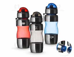 Squeeze de alumínio 450ml com alça plástica e detalhes coloridos. Possui tampa de bico e tampa protetora de plástico resistente.